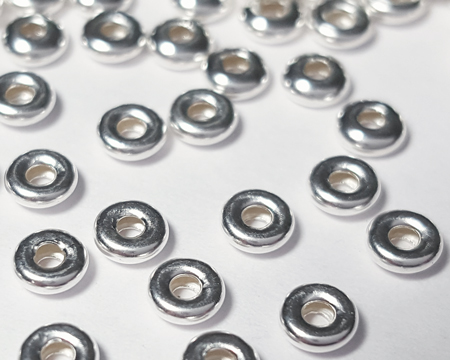  <5.25g/100> sterling silver 3mm x 1.5mm flat donut bead, 1.2mm hole 