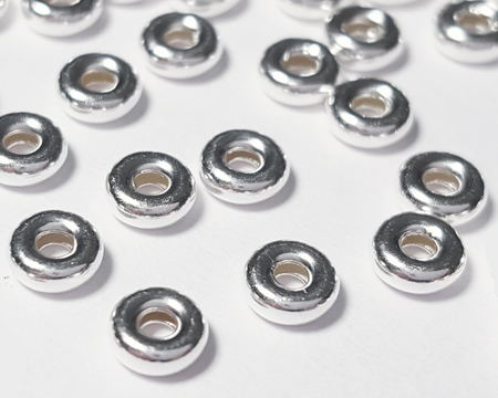  <10.8g/100> sterling silver 4.25mm x 1.6mm flat donut bead, 1.5mm hole 