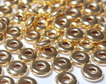  <5.5g/100> vermeil 3mm x 1.5mm flat donut bead, 1.2mm hole, 1 micron plating for increased durability [vermeil is gold plated sterling silver] 