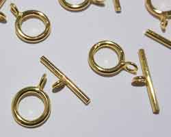  vermeil 9mm diameter ring with 15.5mm bar, stamped 925 on ring, toggle clasp [vermeil is gold plated sterling silver] 