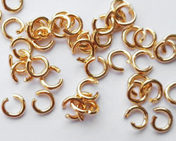 <4.4g/100> vermeil 3.4mm diameter, 0.7mm thick open jump ring, 1 micron plating for increased durability [vermeil is gold plated sterling silver] 