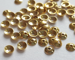  <2.3g/100> highly polished vermeil 3mm x 1.5mm plain saucer beadcap, takes a 22 gauge pin [vermeil is gold plated sterling silver] 