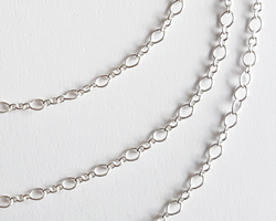 --CLEARANCE-- sterling silver loose 3+1 figaro chain - larger chain links are 2.5mm - chain weighs ~3.15g per meter, large links easily accept a 1mm ring/wire *sold per cm - 5 units is 5cm, 100 units is 100cm=1 meter*