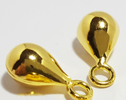  vermeil 10.5mm x 5mm teardrop charm, ring has 1.4mm hole 