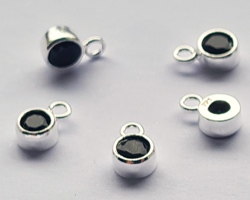  ** NEW LOWER PRICE ** sterling silver, stamped 925, 8.35mm x 5.15mm drop / charm containing a 4mm jet black cubic zironia, very nicely made, has closed jumpring attached at the top with internal diameter of 1.5mm 