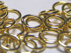  vermeiil 4mm diameter, 0.7mm thickness, closed jump rings 